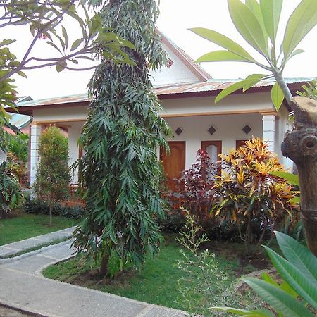 Santigi Homestay กิลิไอร์ ภายนอก รูปภาพ